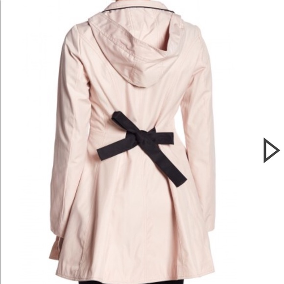 Belted hooded coat - Picture 2 of 5